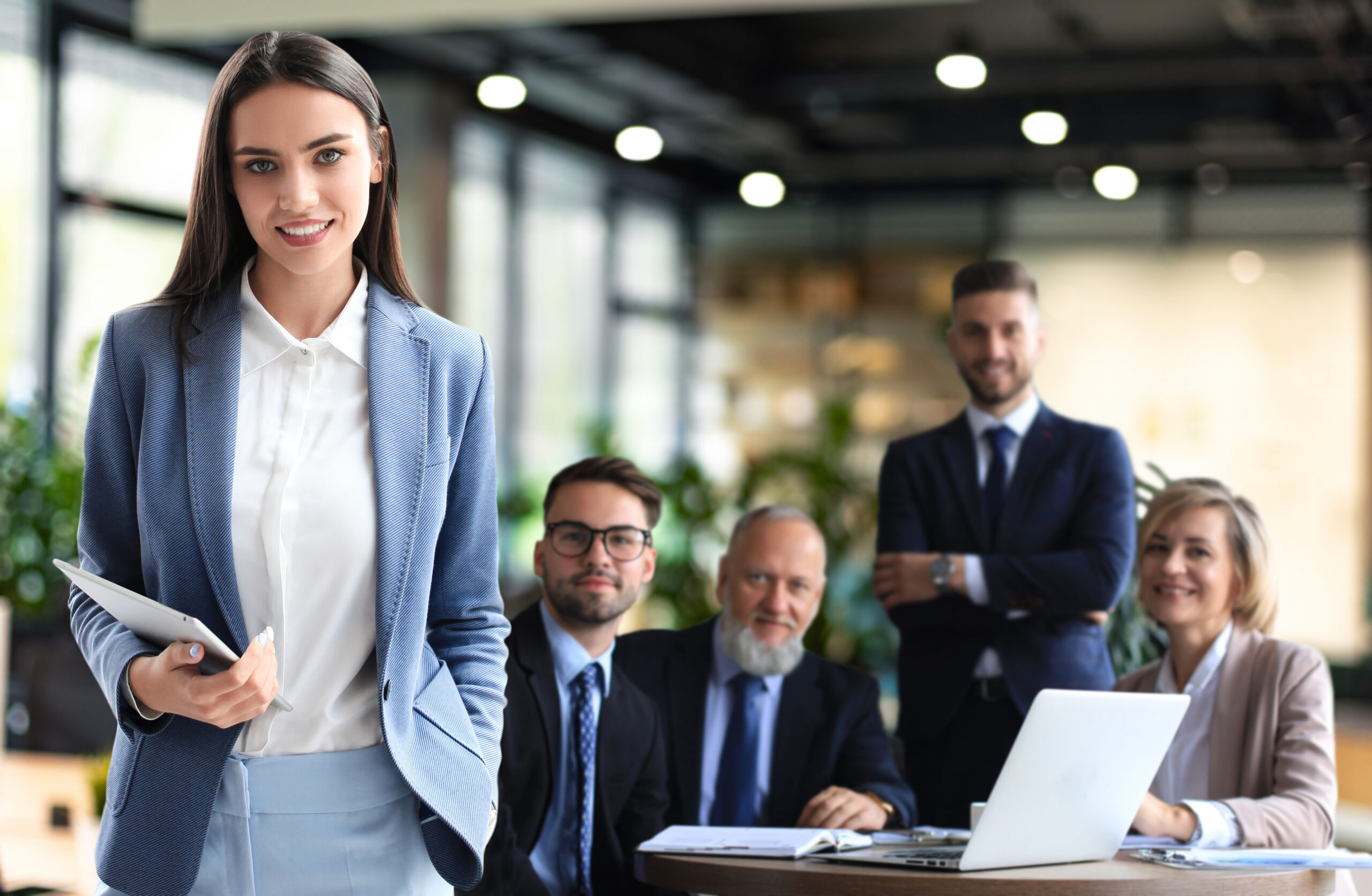 Zesp&oacute;ł multiagencji ubezpieczeniowej LifeCare - eksperci ds. ubezpieczeń dla firm